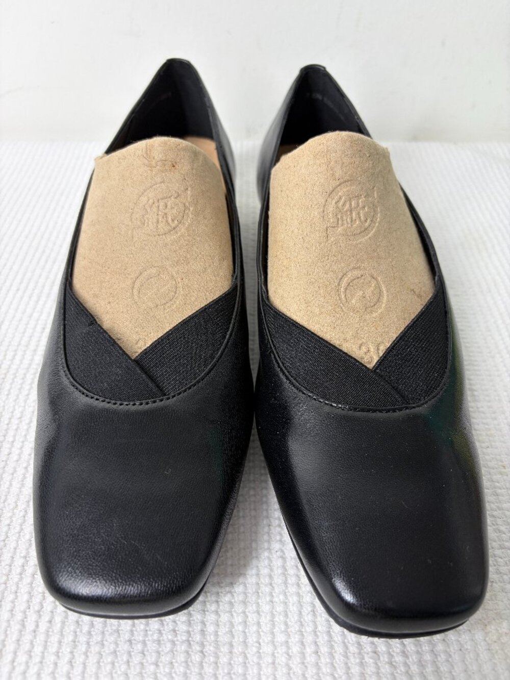 SoftWalk Viana 7.5 Narrow Black Shoes